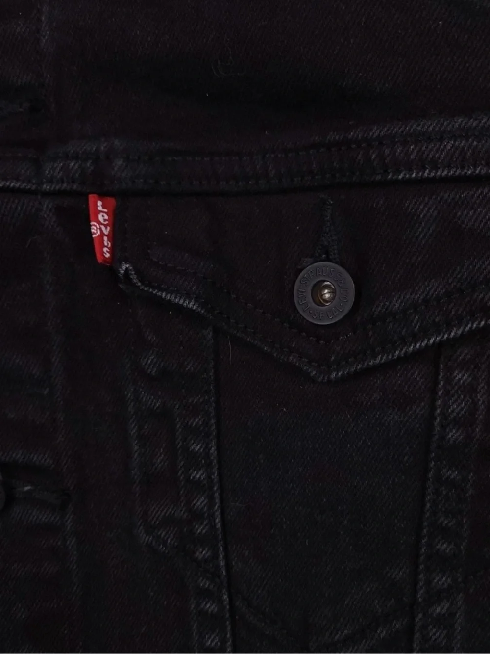 Levi's Black Denim Trucker Jacket - Men's Large - Picture 5 of 9